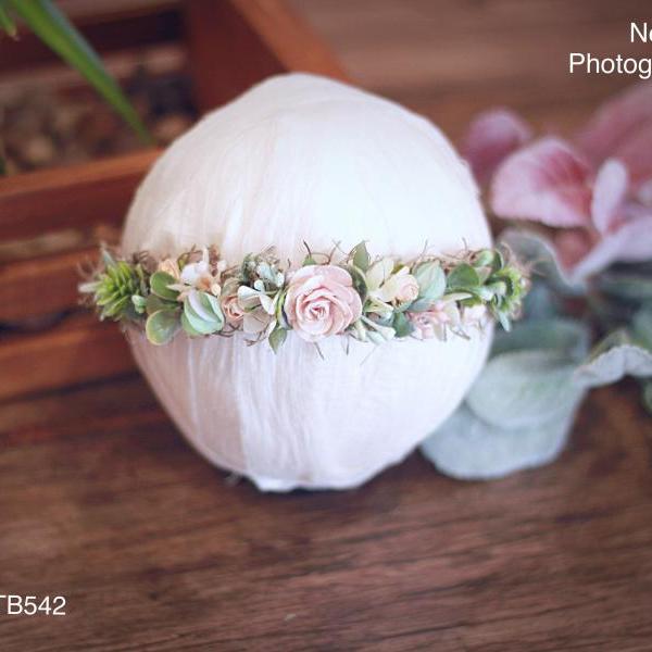 Newborn tieback,newborn tieback,newborn prop,organic tieback,photography props,baby headband,whimsical tieback,burlap tieback,moss tieback